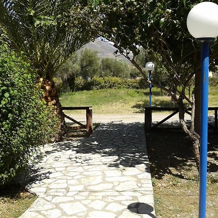 Holiday Tolofona Beach Eratiní Ngoại thất bức ảnh
