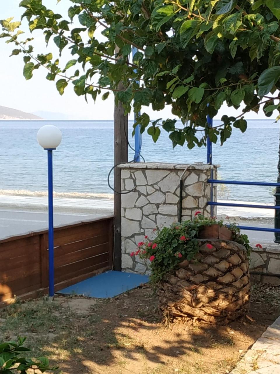 Holiday Tolofona Beach Eratiní Ngoại thất bức ảnh