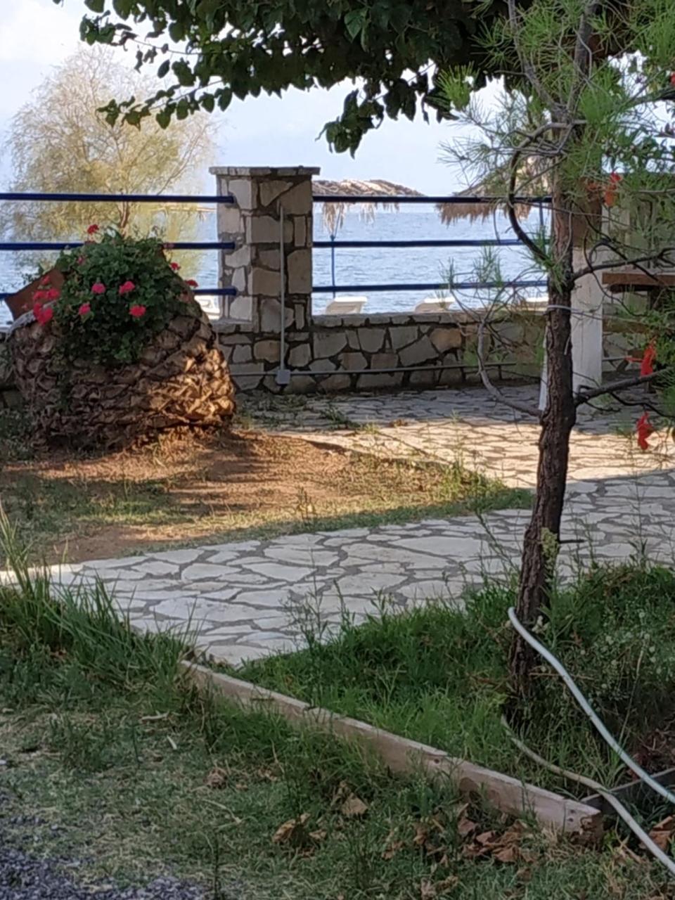 Holiday Tolofona Beach Eratiní Ngoại thất bức ảnh